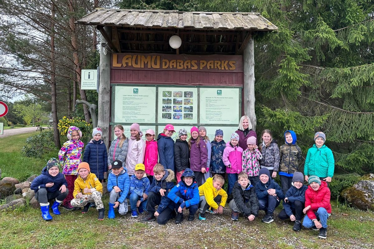 2.a klase Laumu parkā Talsu novadā