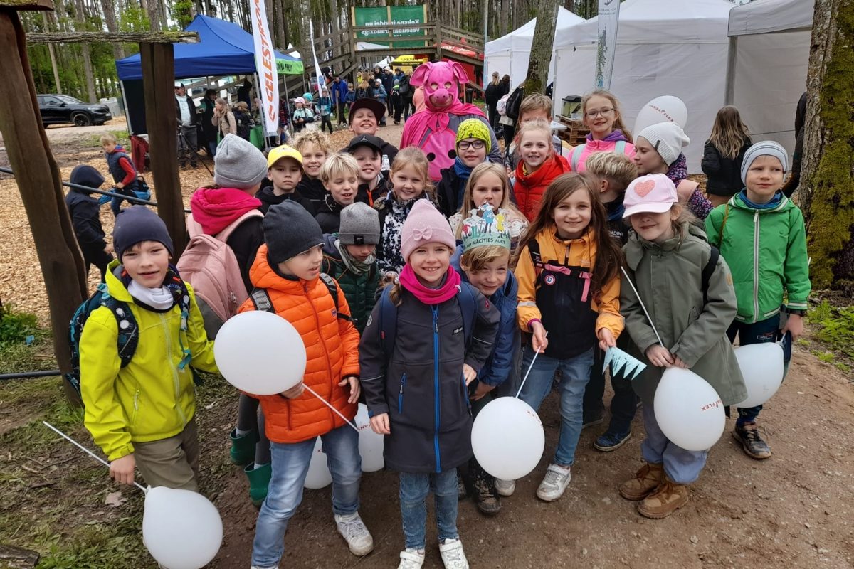 2.c un 2.d klases “Latvijas Meža dienās” Tērvetē