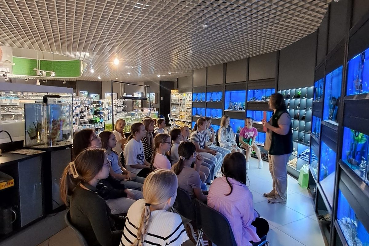 5.b un 5.e klases Dino Zoo pasaulē