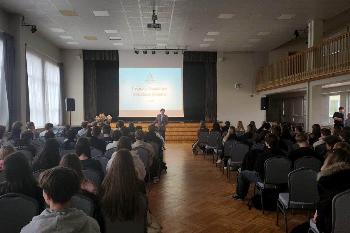 9.klases iepazīst Babītes vidusskolu