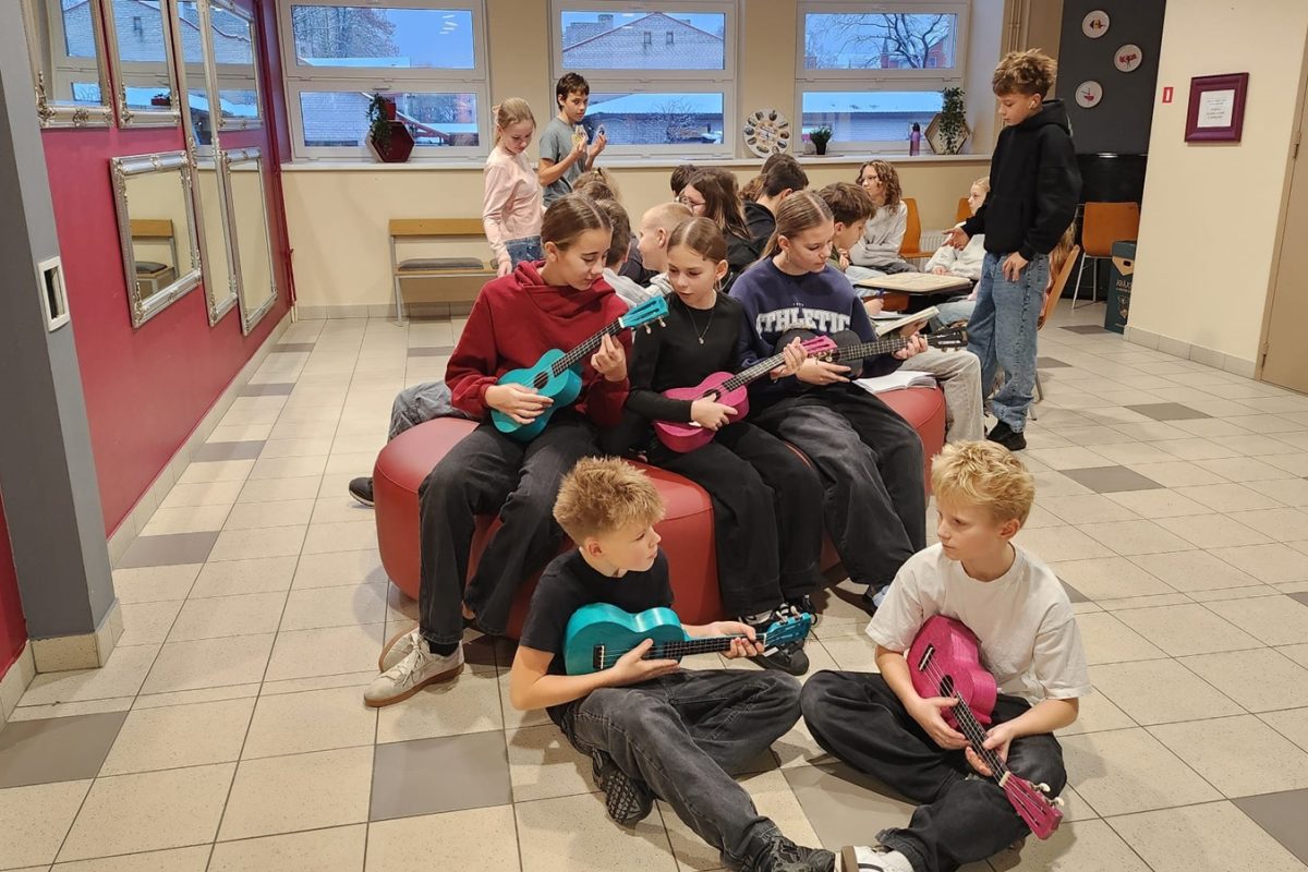 Paldies Skolas padomei par dāvanām skolai!