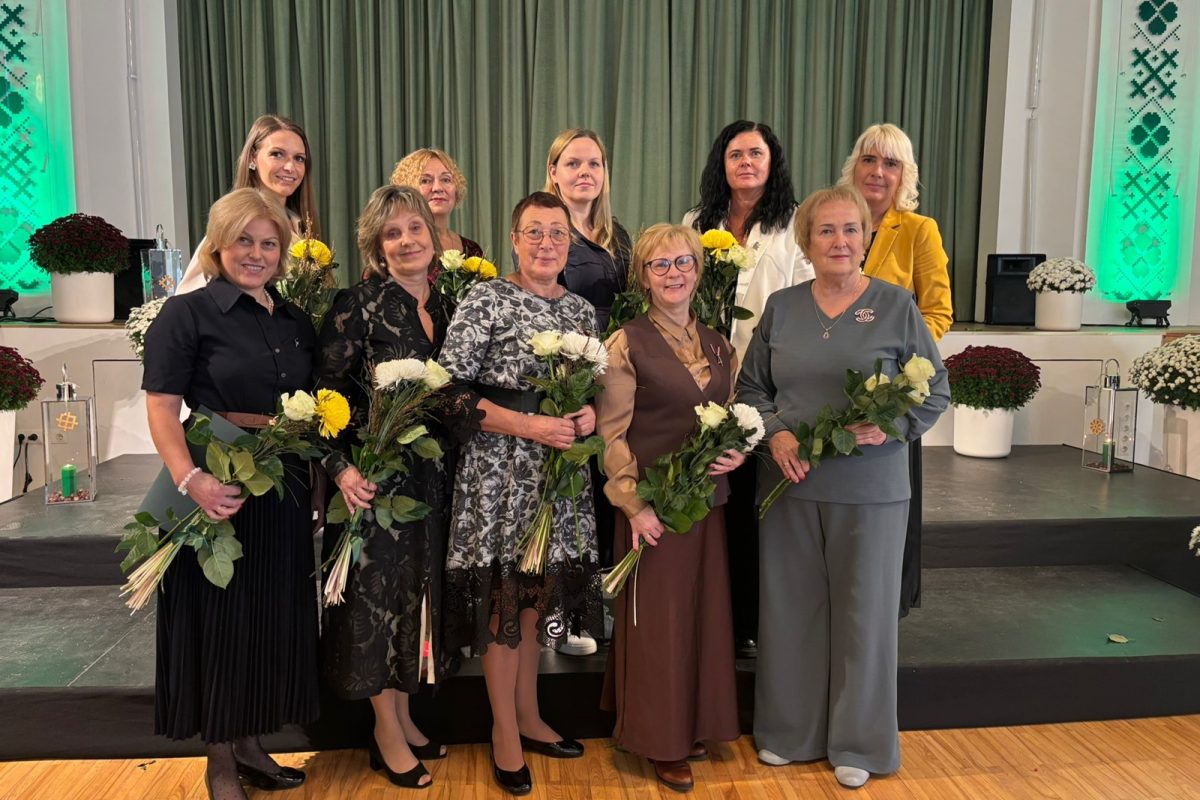 Novads sveic ilggadējos darbiniekus