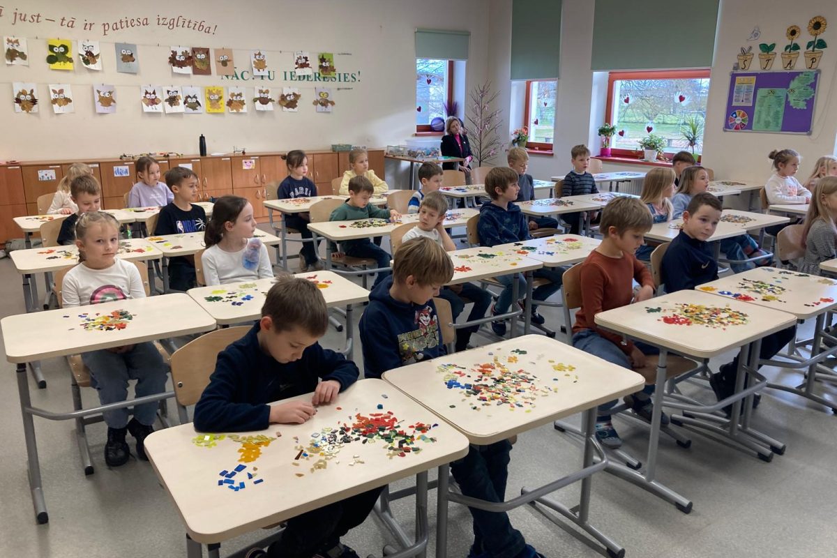 1.klases iepazīst stikla mākslu