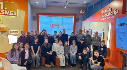 5.e klase apmeklēja “Swedbank” finanšu laboratoriju