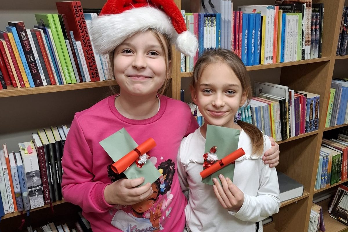 Vecā gada izskaņas svētku noskaņas bibliotēkā