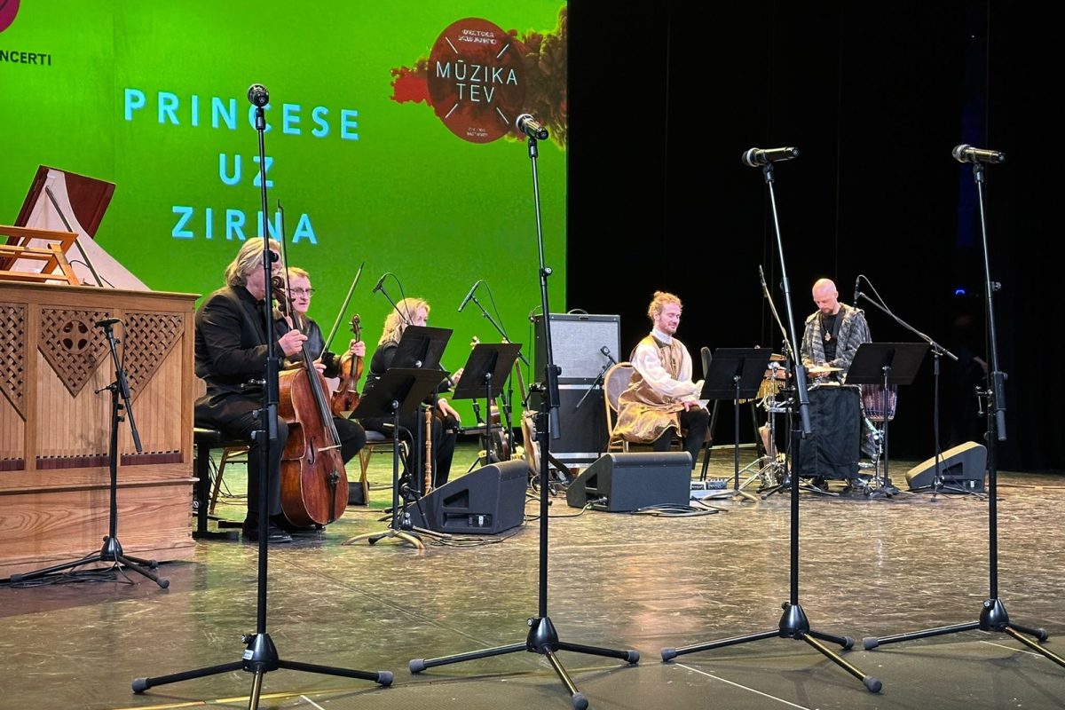 2.c un 3.a klase apmeklē koncertlekciju “Princese uz zirņa”