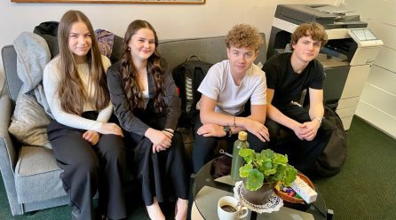 Grupa “Ritma vētra” iepriecina rezidences ”Adoro Šampēteris” iemītniekus