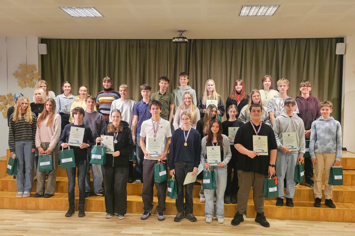 Skolēni piedalās starpdisciplinārajā dabaszinātņu olimpiādē “Intelekta spēks”