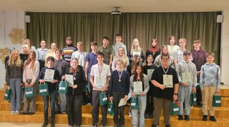 Skolēni piedalās starpdisciplinārajā dabaszinātņu olimpiādē “Intelekta spēks”