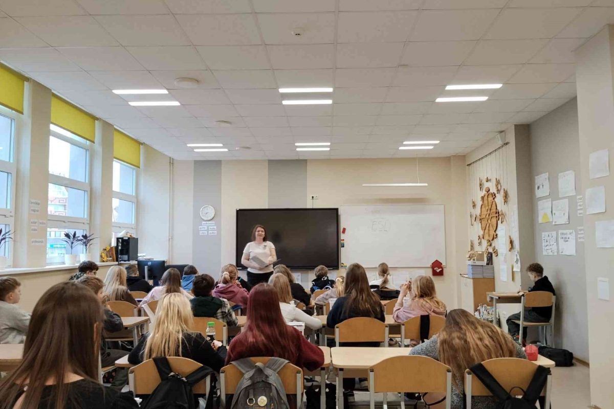 Skolā viesojās Emocionāli Sociālās Inteliģences centra praktikante Līga Rutule