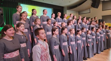 Emocionāli piesātināts koncerts “Saules un dziesmu laiks”