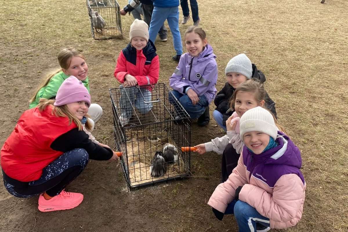 2.klašu Lieldienas ar zoo “Karlīnas”