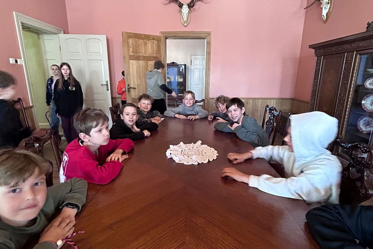 4.a un 4.b klase apmeklē Jaunmoku pils Meža muzeju