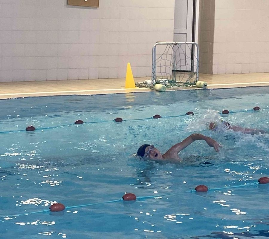 Peldēšanas sacensības 1. un 2.klašu grupas skolēniem