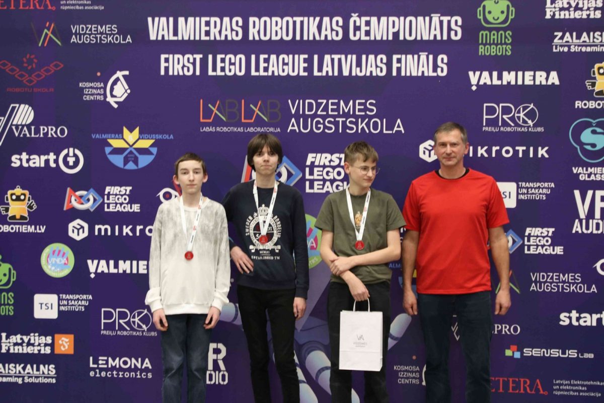 Robotikas pulciņa komanda piedalījās “FIRST LEGO League” (FLL) sacensībās