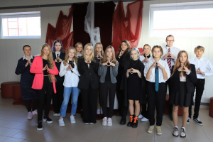 Šodien skolā Klasiskā apģērba jeb lietišķās etiķetes diena!