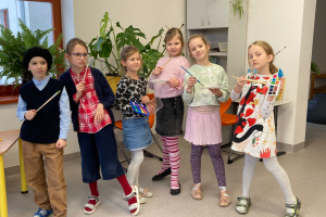 Šodien tematiskā diena – Parādi savā apģērbā, ka esi mākslinieks!