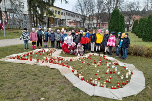Skolas ikgadējā tardīcija “Iededzies, Latvija!” 2023