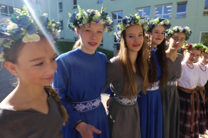 XIII Latvijas Skolu jaunatnes dziesmu un deju svētku “Savīšanās ceļš” novadā